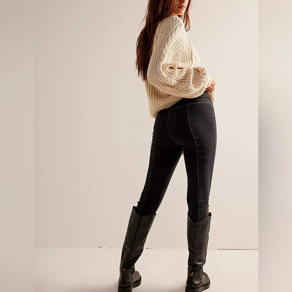 FREE PEOPLE We The Free Carousel Pull-On Capri Jeans NWT - Picture 3 of 14